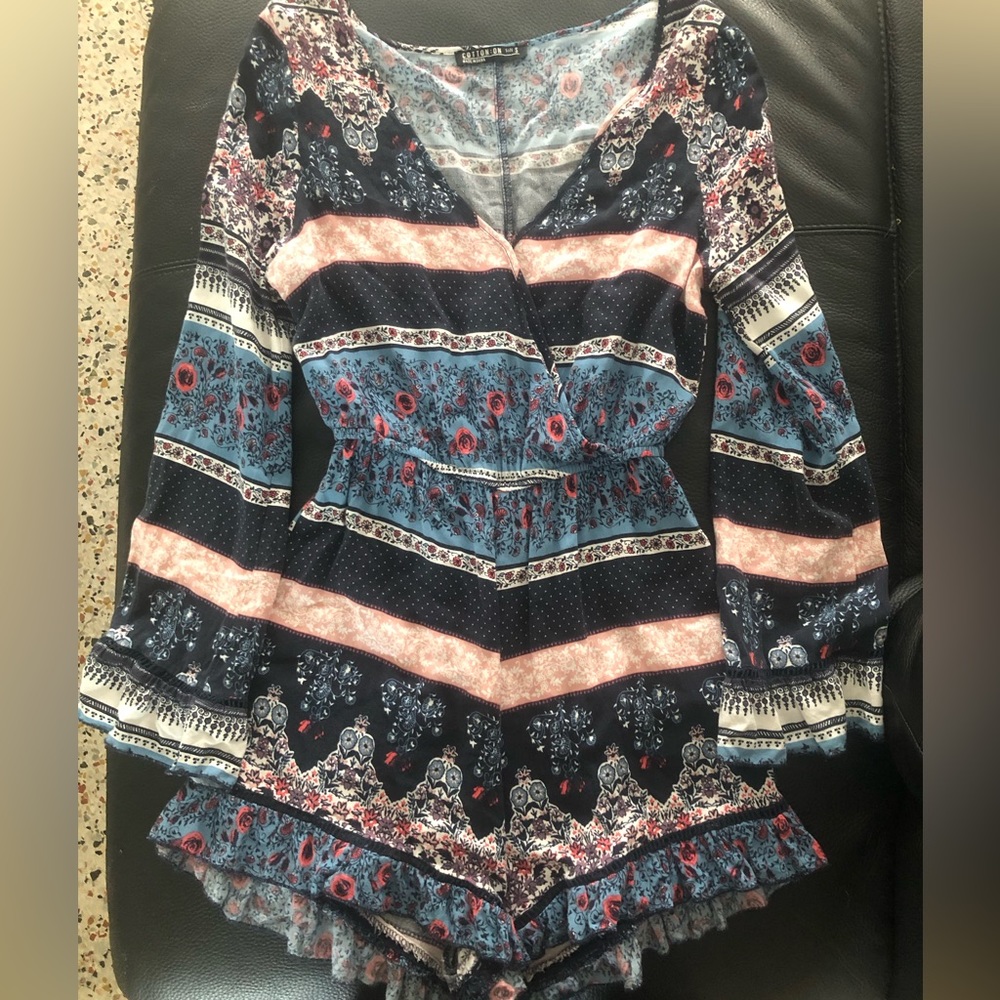 Cotton on Romper, floral with flare sleeves, boho flowy romper